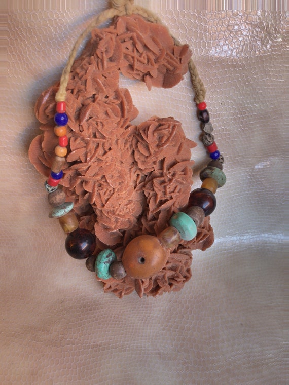 Collier Berbère Ethnique En Verre Et Résine - Occasion, Très Bon état, Sans Marque