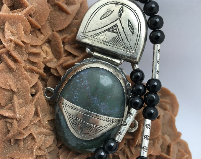 TUAREG BERBER Agate Stone and Hand Etched Pendant on traditional Tuareg black beads and tube beads