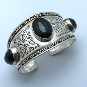 bracelet berbère argent fait a main ,tiznit bracelet,maroc bracelet vintage en argent gravé cadeau pour elle