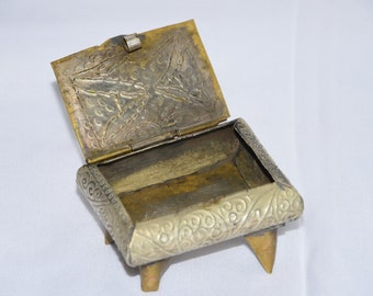 Vintage Moroccan Pill Box: Ethnic Berber Small Box
