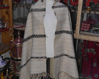 Berber Woman's Mantle Old - Tahendirt - handira vintage Ait Hadiddu Tribe, Morocco