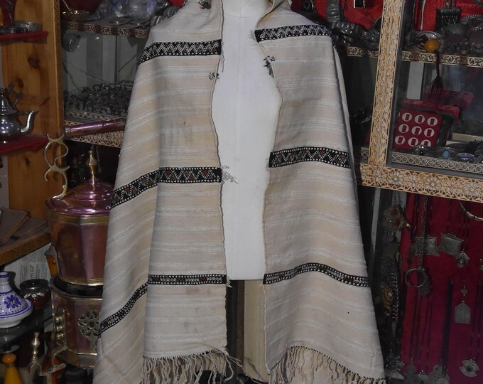 Berber Woman's Mantle Old - Tahendirt - handira vintage Ait Hadiddu Tribe, Morocco
