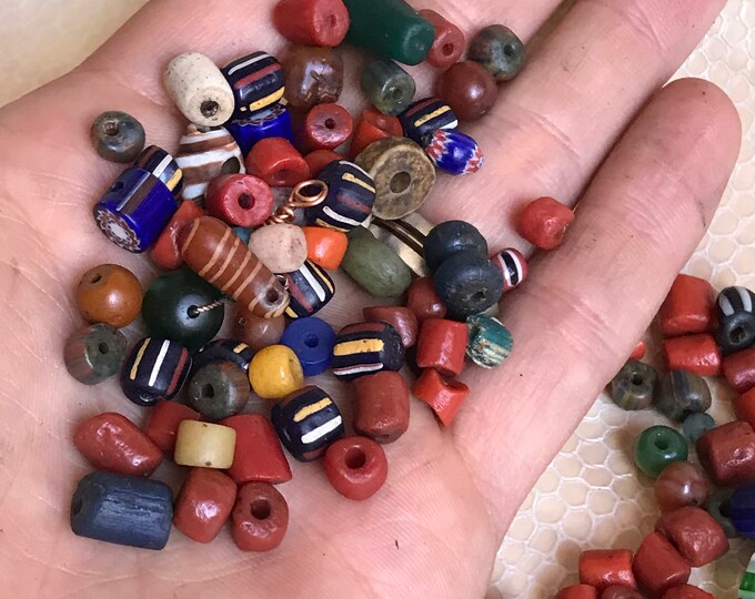 Old african beads corail and old glass beads for ethnic necklace 50 gramms