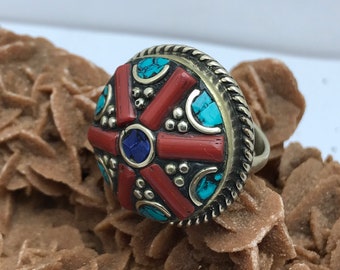 Bague antique turquoise unique, bague multipierre tibétaine, bague ethnique turquoise et corail, bijoux turquoise mosaïque, bijoux mexicains