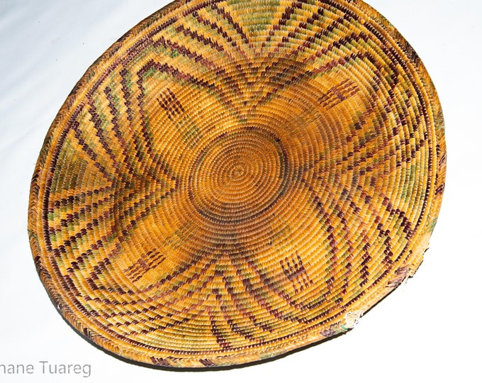 straw old platter morocco , Handwoven Vintage Moroccan Round Berber Basket Platter vintage 1960s