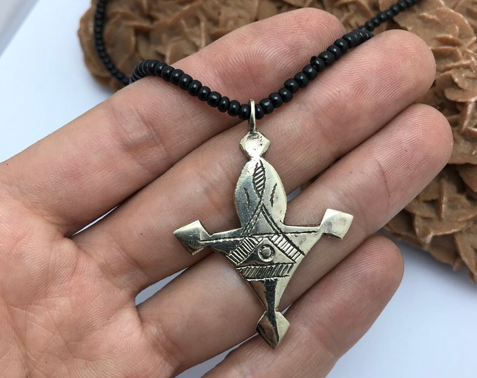 petite croix de sud Touareg très bon finition,fait a main touareg croix de sud,Authentique collier touareg