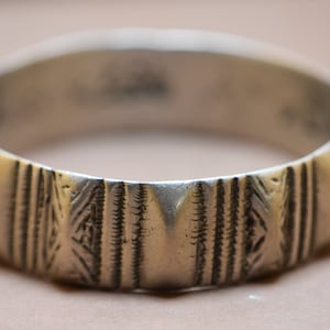 Bracelet jonc argent massif bracelet berbère ancien de Maroc  AIT ATTA