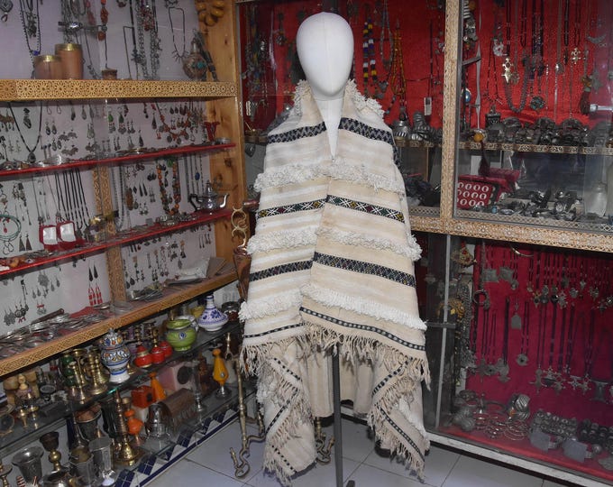Berber Woman's Mantle Old - Tahendirt - handira vintage Ait Hadiddu Tribe, Morocco