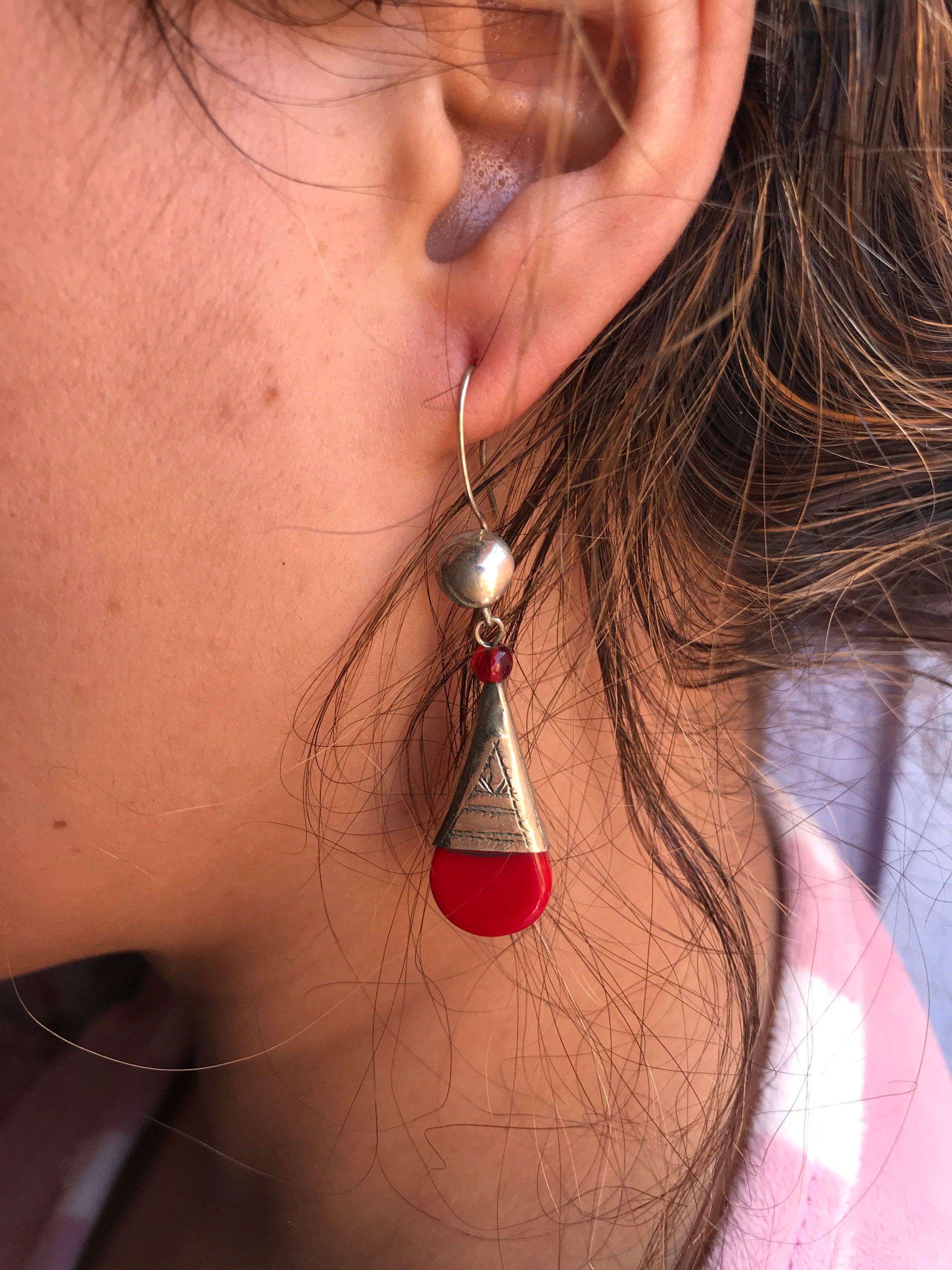 Boucles d'oreilles pendantes pierres rouges à clips- Rouge - Achat / Vente boucle  d'oreille Boucles d'oreilles pendantes Femme Adulte 