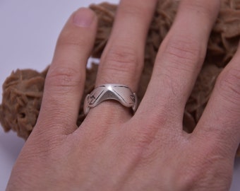 Antique Berber Silver Ring: Engraved Tribal Design, Size 7.5