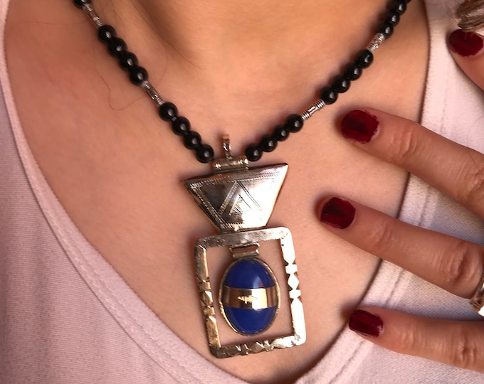 Tuareg bleu necklace amulet agat onyx ,ethnic tuareg necklace, boho bleu necklace handmade