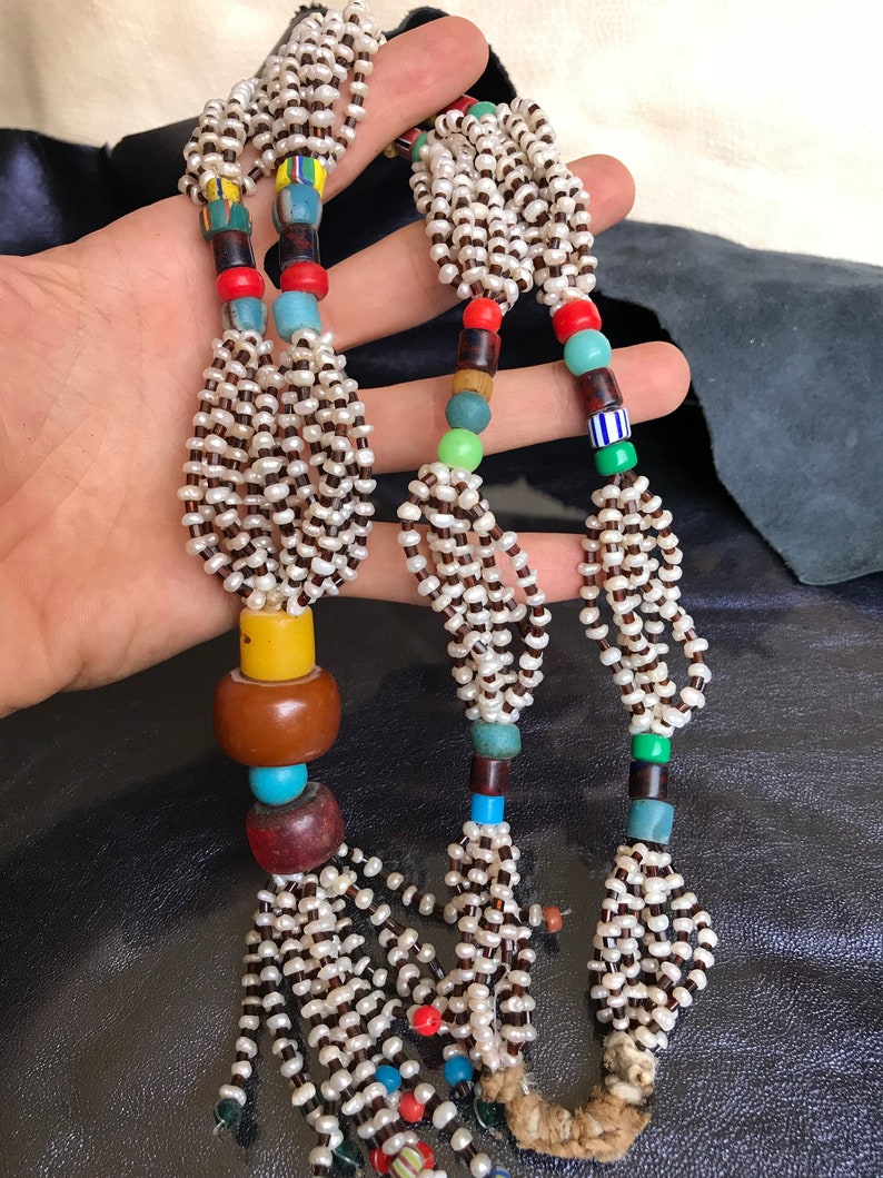 ancienne collier Superbe perle rocaille mauritanien et collier d\u2019ambre V\u00e9ritable