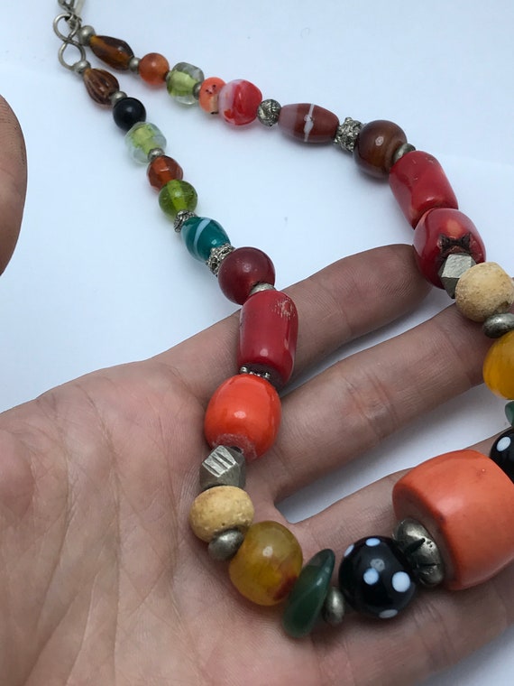 collier berbere avec ancienne perle et corail ,et… - image 4