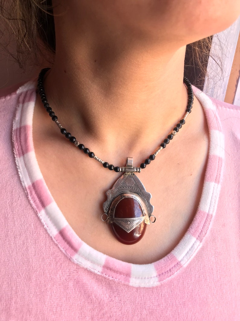 Touareg Collier vintage Pendentif en Argent et Pierre Agate Rouge 16 Ovale T\u00eate de D\u00e9esse