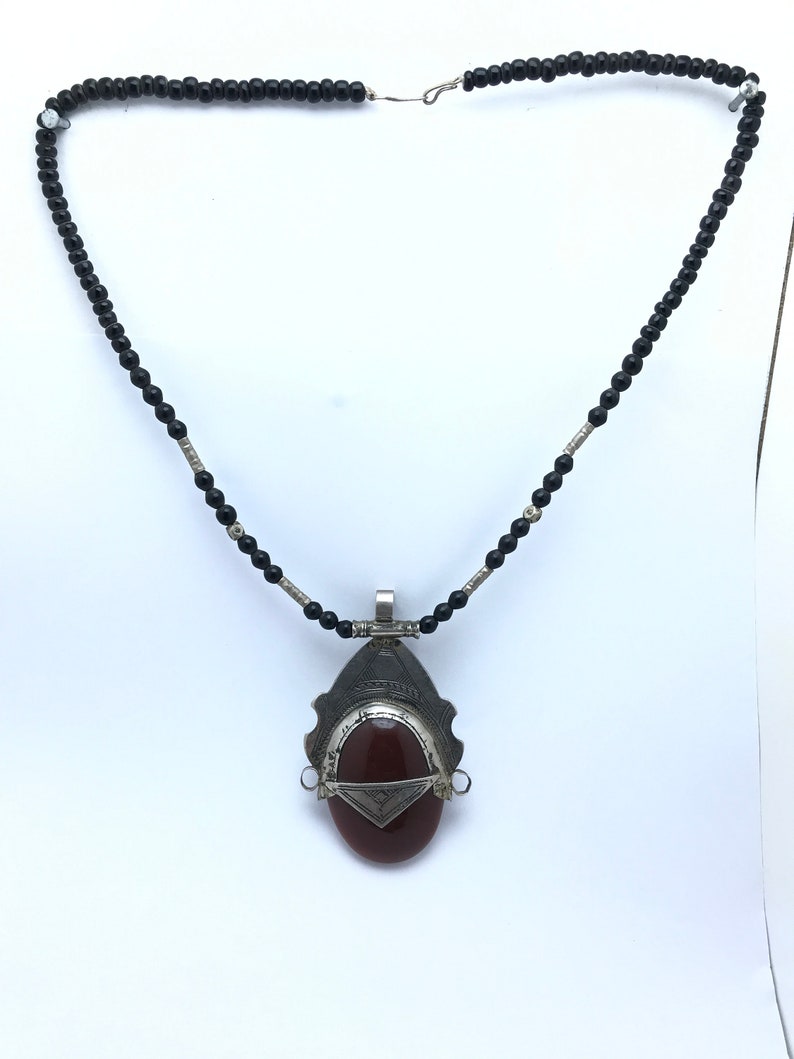 Touareg Collier vintage Pendentif en Argent et Pierre Agate Rouge 16 Ovale T\u00eate de D\u00e9esse