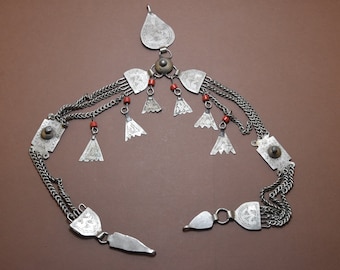 Ornement en berbère Ait Atta casque ou de la tête. Au début du 20ème siècle, objet de collection,berbère ethnique jewelry silver