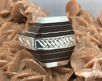 Handmade Tuareg Ebony Silver Ring: African Design