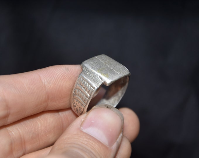 ancienne bague berbère fait a main,touareg ring,old ring,vintage ring,tribal ring,ethnic ring