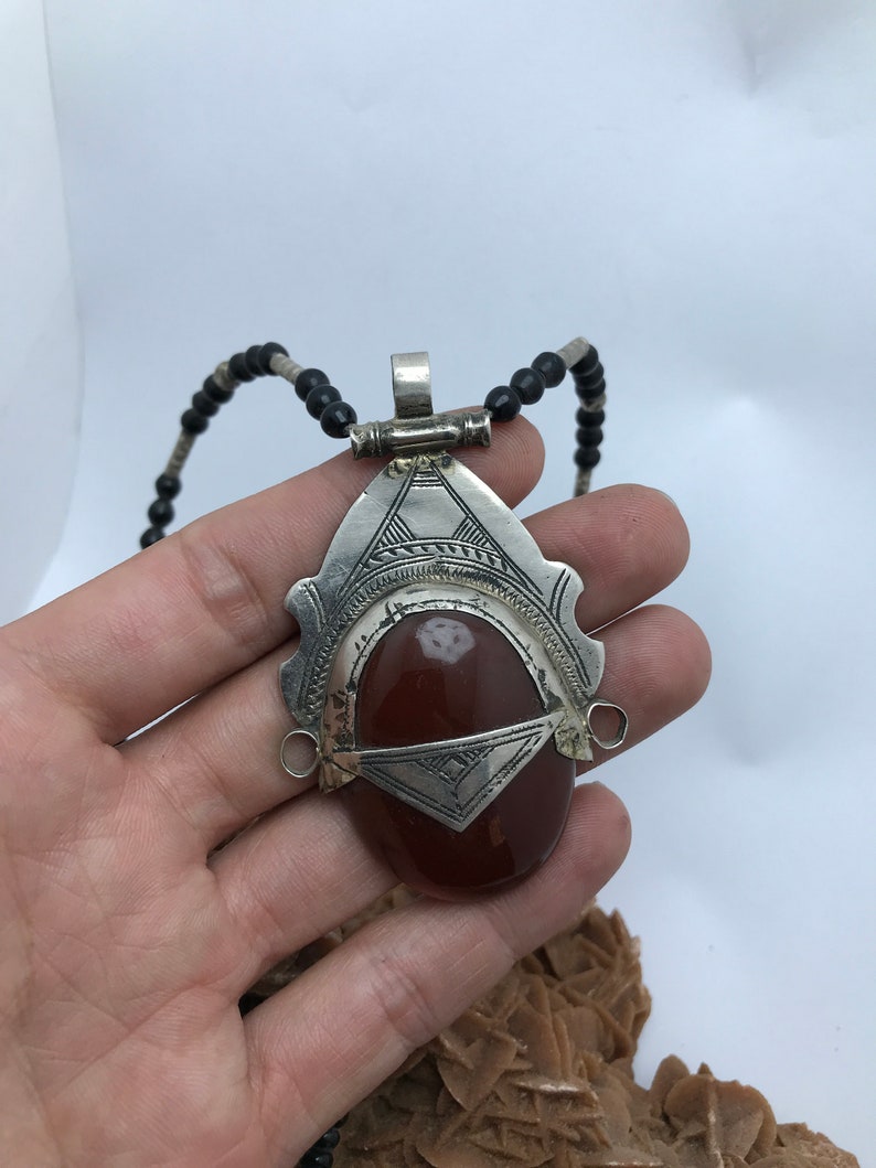 Touareg Collier vintage Pendentif en Argent et Pierre Agate Rouge 16 Ovale T\u00eate de D\u00e9esse