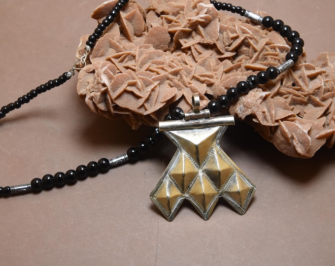 Tuareg Hamsa Silver Handmade , Tuareg Amulet ,Tuareg Amulet khamsa Silver on Leather Necklace- Tribal Jewelry, ethnic hamsa tuareg