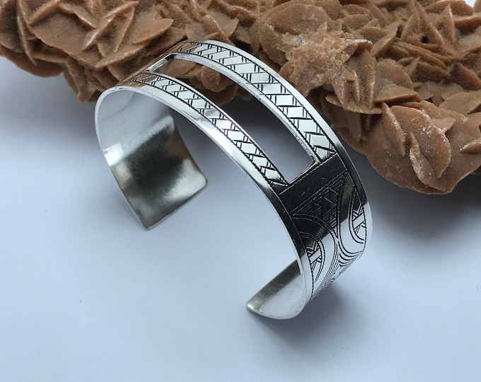 BRACELET BERBERE engraved argent 926 , engraved silver bracelet ethnic