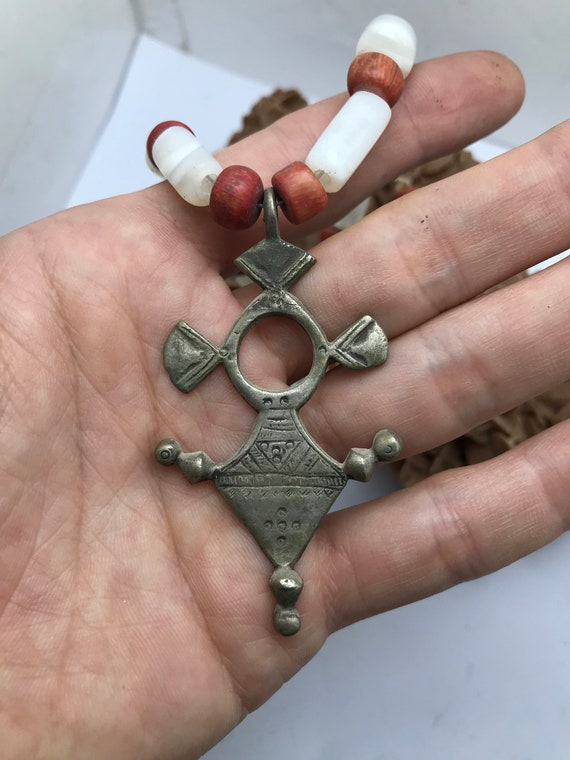 COLLIER ANCIEN AFRICAIN Ethnique Berbère Kabyle Bakelite EUR 40,00