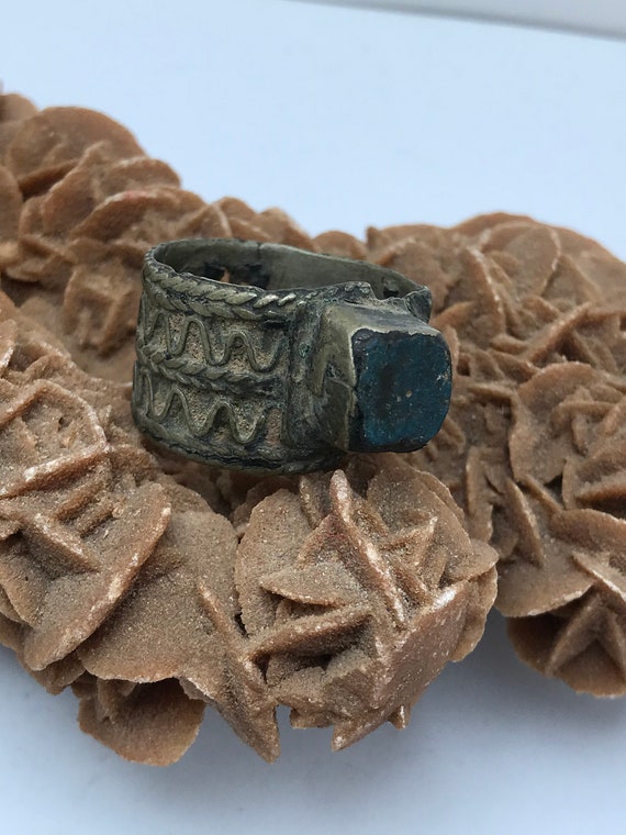 bague solide touareg ancienne fait a main,vintage ring avec pierre ancienne