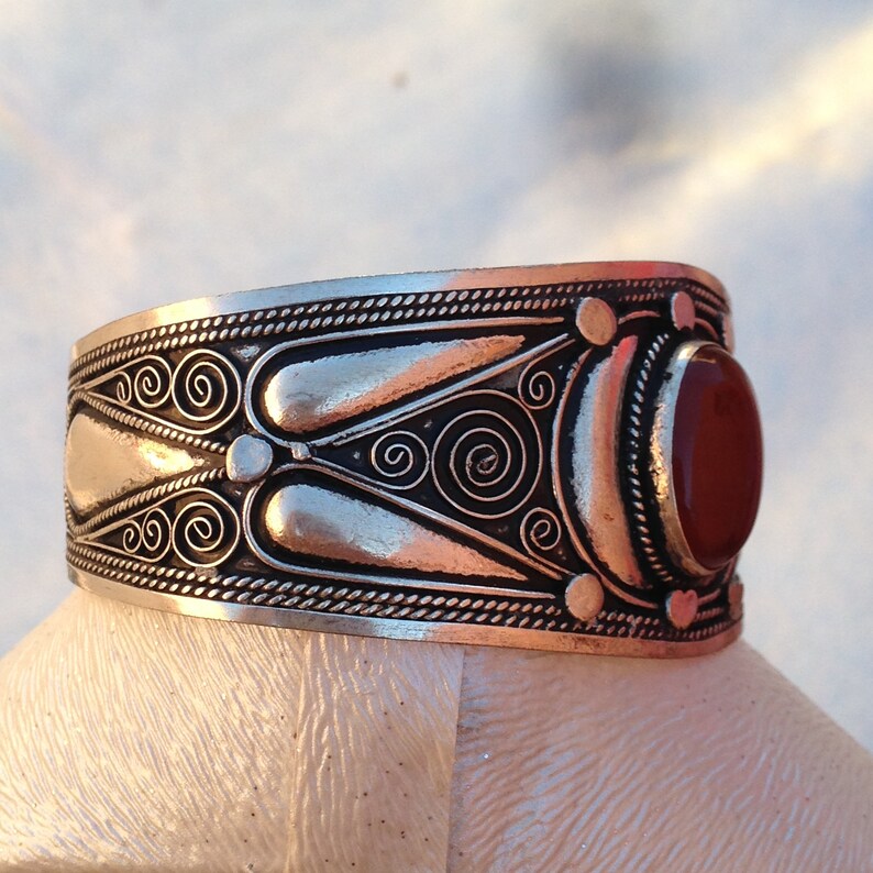 Bracelet berbere argent fait par main des artisans de tiznit maroc
