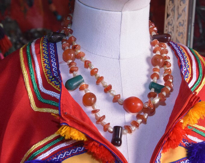 Collier berbère original, collier de corail, pièces de monnaie berbères, bijoux berbères, bijoux d'Afrique du Nord, amulette berbère