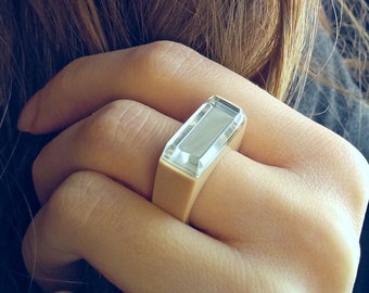Beige Hars Ring met Spiegel - Nude Ring Geometrisch - Spiegel Sieraden - Hars Sieraden - Statement Ring - Beige Signet - Reclaimed Jewelry