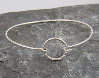 Verschluss Armband - Kreis Armreif - gehämmert Sterling silber Armreif - Spannung Armreif - freundschaftsarmband - brautjungferngeschenk - in Cornwall