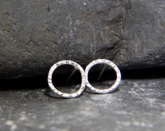 Circle stud earrings - minimalist stud earring - hammered texture - sterling silver stud - hammered line texture stud - handmade in Cornwall