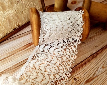 5.5cm Medium Vintage Style Valenciennes Nottingham Lace Trim By The Meter, Delicate Scandi Retro Scalloped leaf Design in Ivory White