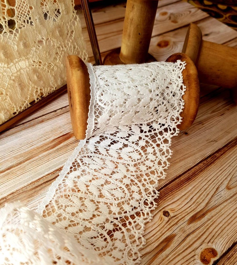 5.5cm Medium Vintage Style Valenciennes Nottingham Lace Trim By The Meter, Delicate Scandi Retro Scalloped leaf Design in Ivory White image 1