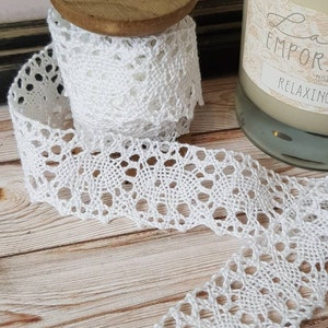 3cm Hermoso estilo vintage Nottingham Encaje Trim por metro, diseño estrecho y delicado blanco