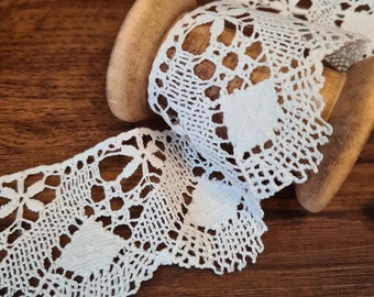 6cm Medium Vintage Style Cluny Nottingham Lace Trim By The Meter. Cotton Art Deco Scalloped Fan Design in Ivory Off White