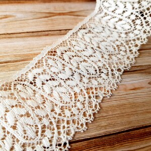 5.5cm Medium Vintage Style Valenciennes Nottingham Lace Trim By The Meter, Delicate Scandi Retro Scalloped leaf Design in Ivory White image 4