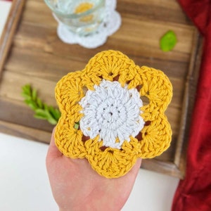 Crochet Flower Coaster Pattern // Easy Crochet Flower Coasters // Modern Flower Coaster Pattern