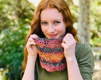LIGHTWEIGHT Crochet Cowl Pattern: The Autumn Leaves crochet cowl pattern, a lace crochet cowl pattern
