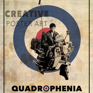 Puede incluir: Un cartel de película para la película Quadrophenia, que presenta a un joven conduciendo una scooter frente a un blanco, rojo y azul. El cartel tiene el título "Quadrophenia" en letras grandes y en negrita e incluye los nombres de los actores y el equipo. La película es un drama musical británico de 1979 sobre un joven mod que lucha por encontrar su lugar en el mundo.