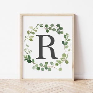 Letra R Eucalyptus Wreath Print, primera inicial, monograma, decoración de la pared del vivero, arte de pared del vivero de eucalipto de la acuarela, descarga digital
