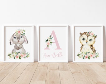 Impresión personalizada del nombre del bebé, carta de monograma, impresiones florales de guardería, guardería de niñas, floral de acuarela rosa, decoración de pared de guardería de vacas,
