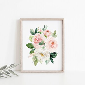 Puede incluir: Una pintura de acuarela de un ramo de rosas rosadas y blancas con hojas verdes. Las rosas est&aacute;n dispuestas en un estilo suelto y natural, y la pintura tiene un toque suave y rom&aacute;ntico.