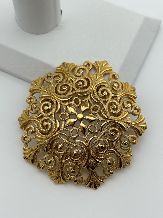 Monet, 60s vintage gold plated openwork flower br… - image 10