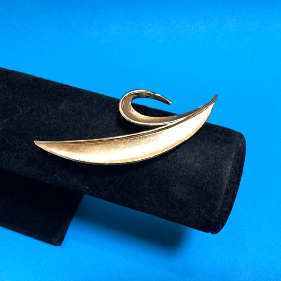 TRIFARI 60s Vintage Shiny & Brushed Gold Plated Swooshing | Etsy