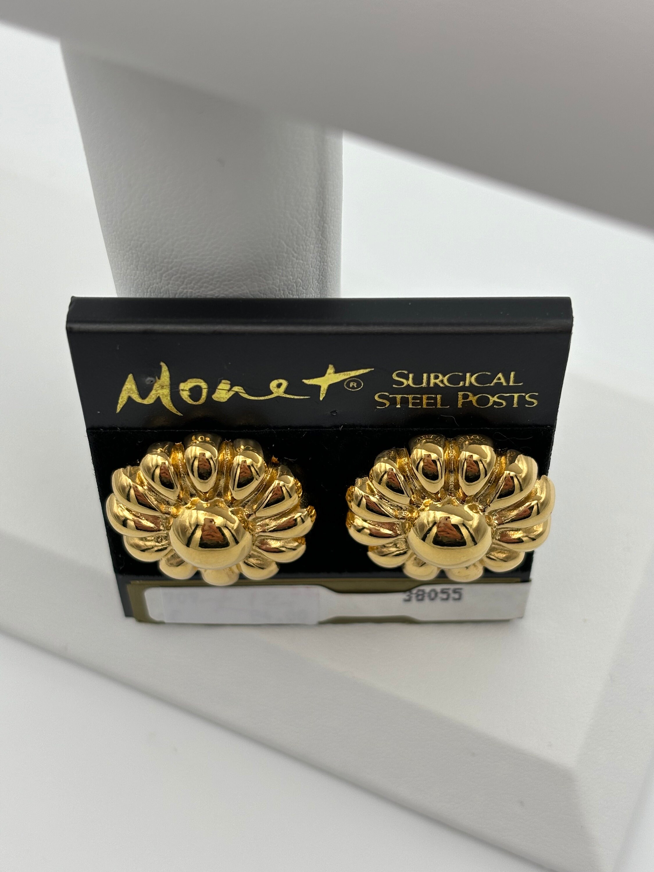Monet, 80s New Vintage, Gold Plated Pierced Flower Earrings - Etsy