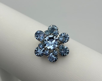 Coro, 60s vintage blue crystal flower lapel pin / tiny brooch