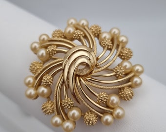 ヴィンテージ TRIFARI By ALPHRED PHILIPPE 1950 年代 ゴールドトーン