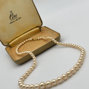 Ciro of Bond Street, vintage faux pearl necklace, with a 9ct gold clasp, in original box