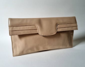 Renata, 80s vintage beige leather clutch bag
